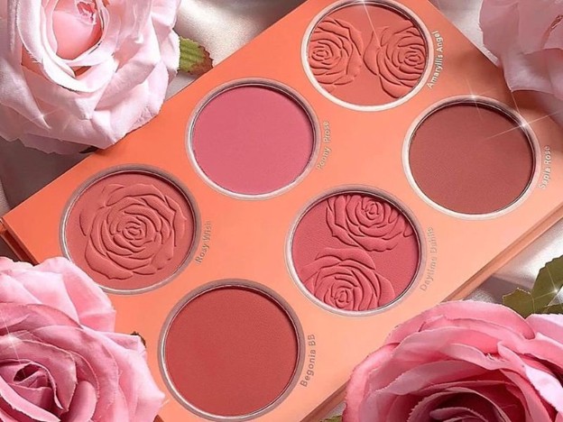 پالت رژگونه مدل FLORAL FLUSH برای چه کسانی مناسب است؟