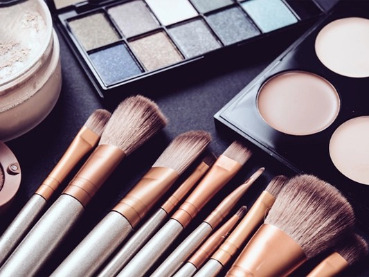 راهنمای جامع انواع محصولات آرایشی صورت
